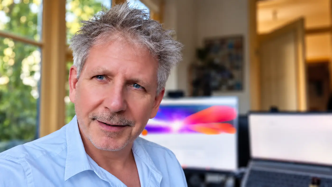 Matthijs is thuis aan het werk Matthijs van Bright Online Company